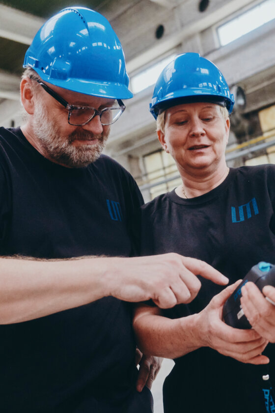 Moll-Rail-&-Precast_Kollegen-besprechen-gemeinsam_Z9F0010_©Max-Freiburger Moll-Rail-&-Precast_Kollegen-besprechen-gemeinsam_Z9F0010_©Max-Freiburger